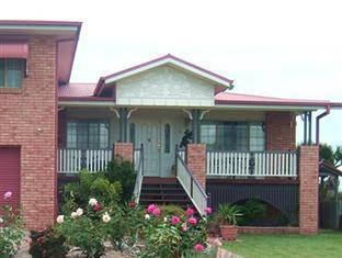 Ayr Bed & Breakfast On McIntyre - Accommodation Resorts 1