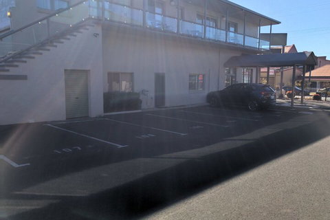 New England Motor Inn - Accommodation Resorts 5