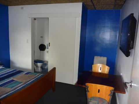 Adelaide Travellers Inn - Hostel - Accommodation Resorts 2