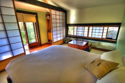 Qdos Arts - Accommodation Resorts 1