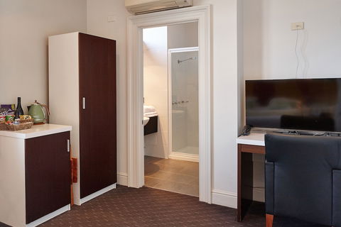 Auldington Hotel - Accommodation Resorts 5