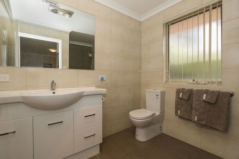 The Good Life B & B - Accommodation Resorts 6