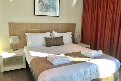 Adelaide DressCircle Apartments North Terrace - Accommodation Resorts 7