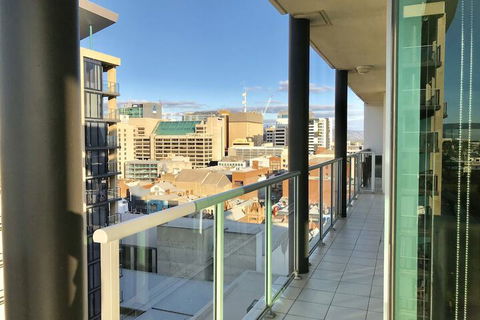Adelaide DressCircle Apartments North Terrace - Accommodation Resorts 2