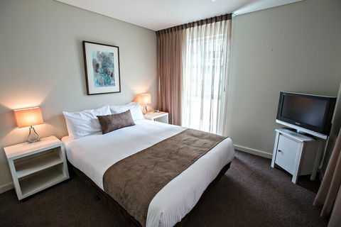 Adelaide DressCircle Apartments North Terrace - Accommodation Resorts 4