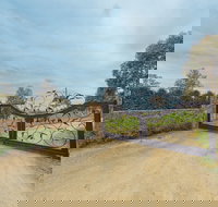 Outlook Hill Vineyard Cottages - Accommodation Resorts