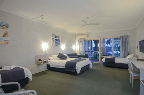 Moby Dick Waterfront Resort Motel - Accommodation Resorts 5