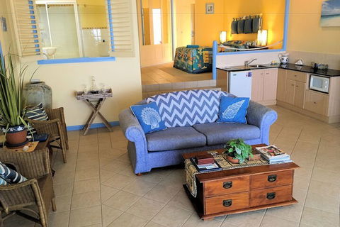 Al Mare Beachfront Retreat - Accommodation Resorts 6