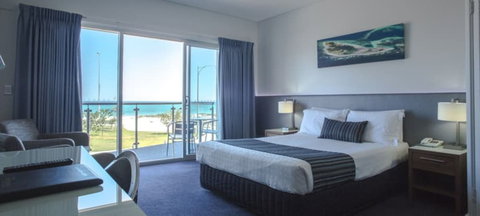 Ocean Centre Hotel - Accommodation Resorts 5