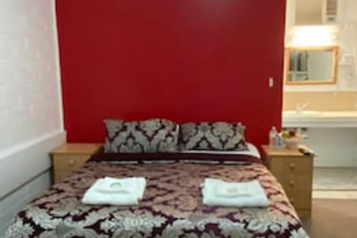 Gerang Gerung VIC Accommodation Resorts