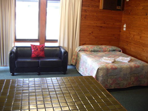 Aaroona Holiday Resort - Accommodation Resorts 0