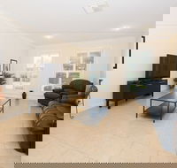 Colonial Court Villas - Accommodation Resorts