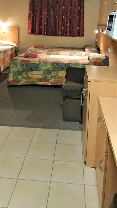 New Olympic Motel - Accommodation Resorts 3