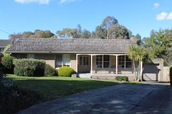 Australian Home Away At Doncaster Grange Park - Accommodation Resorts 6
