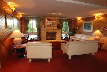 The Hermitage Motel - Accommodation Resorts 6