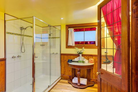 Arcadia Cottages - Accommodation Resorts 6