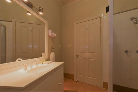 Bowen Inn Motel - Accommodation Resorts 5