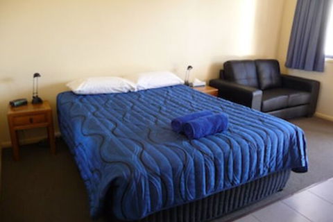 Moura Motel - Accommodation Resorts 0