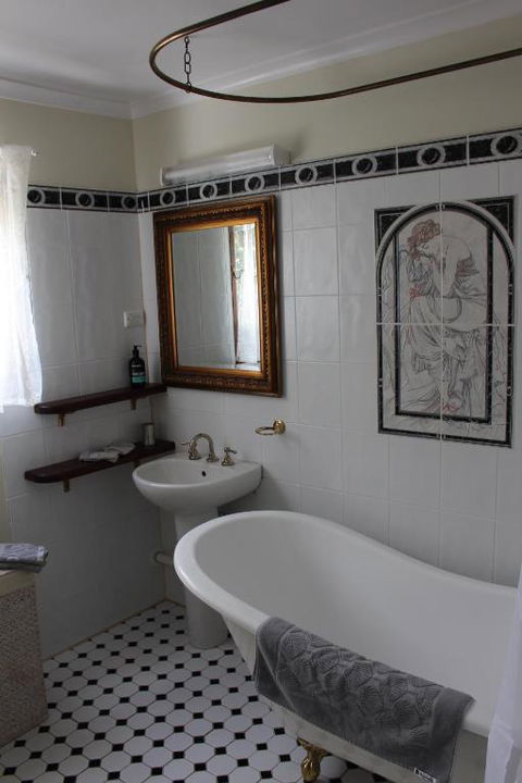 Dancing Waters Cottage - Accommodation Resorts 2