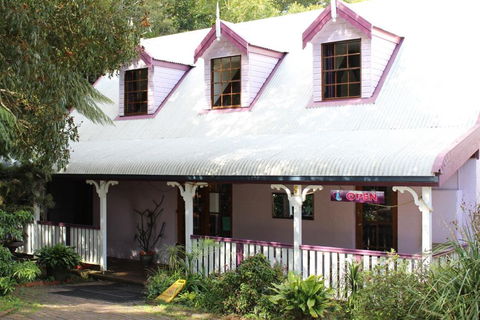 Dancing Waters Cottage - Accommodation Resorts 1