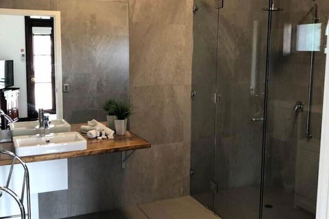 Fairway Manor Accommodation - Accommodation Resorts 4