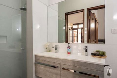 Fairway Manor Accommodation - Accommodation Resorts 0