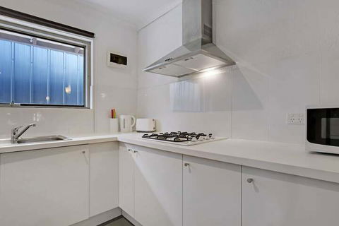 Adelaide Holiday Homes - Accommodation Resorts 6