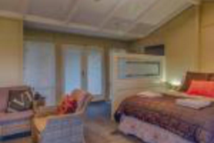 Stratham WA Accommodation Resorts