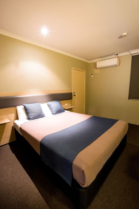 Lakeview Hotel Motel - Accommodation Resorts 5