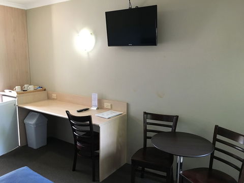 Lakeview Hotel Motel - Accommodation Resorts 4