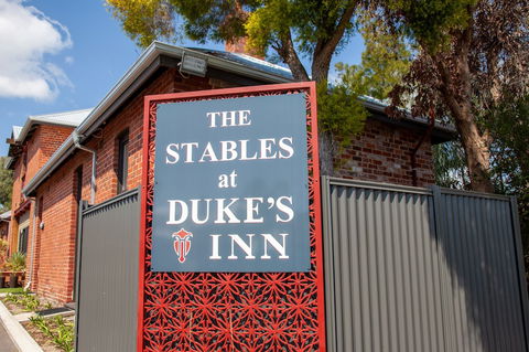 Dukes Inn Northam - Accommodation Resorts 4