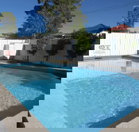 Riviera on Ruthven Motel - Accommodation Resorts