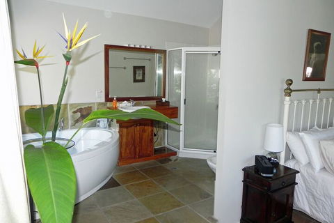 Airlie Waterfront Bed & Breakfast - Accommodation Resorts 5