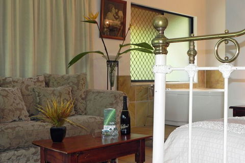 Airlie Waterfront Bed & Breakfast - Accommodation Resorts 6