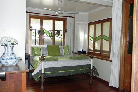 Airlie Waterfront Bed & Breakfast - Accommodation Resorts 4