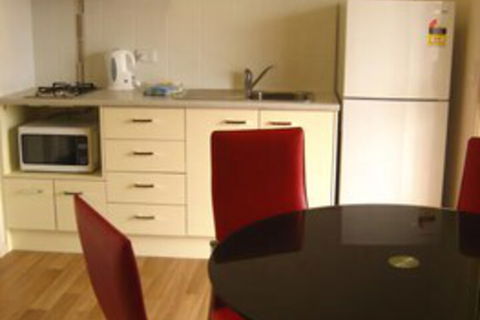 Australian Motor Homes Tourist Park - Accommodation Resorts 5