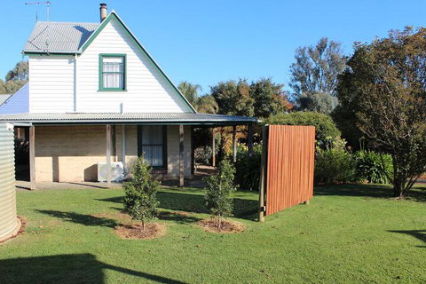 Elinike Guest Cottages - Accommodation Resorts 2