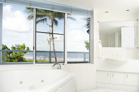 Ulysses 1 - Accommodation Resorts 4