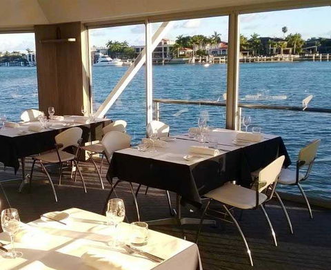 SEE Restaurant - Accommodation Resorts 6
