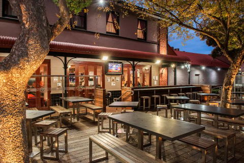 Kelly's Hotel - Accommodation Resorts 0