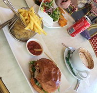 Supreme Bar and Restaurant - Accommodation Resorts