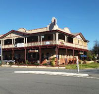 The Royal Hotel - Accommodation Resorts