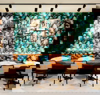 Bouquiniste - Accommodation Resorts