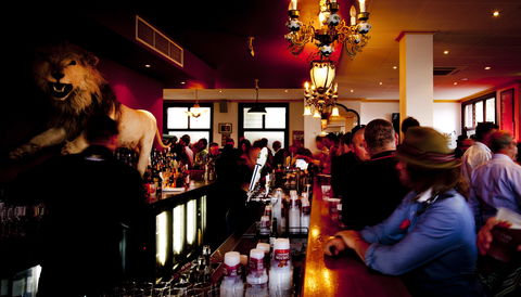 Elephant And Castle Hotel - Accommodation Resorts 0