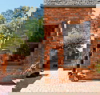 Sally's Paddock at Redbank Winery - Accommodation Resorts