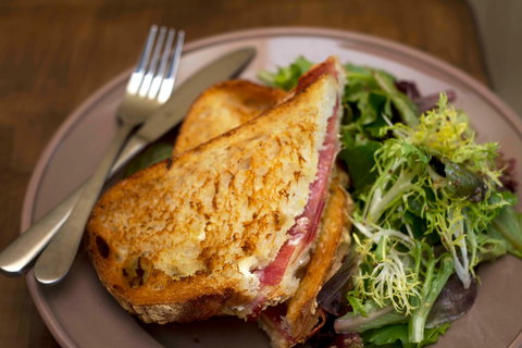 Le Peche Gourmand - Accommodation Resorts 2