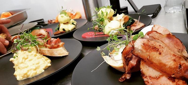 East Gosford NSW Accommodation Resorts