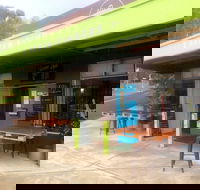 2 Green Fingers - Accommodation Resorts