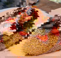 Flirting Shadows - Accommodation Resorts