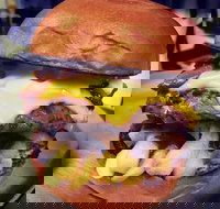 Two Hungry Bears - Accommodation Resorts